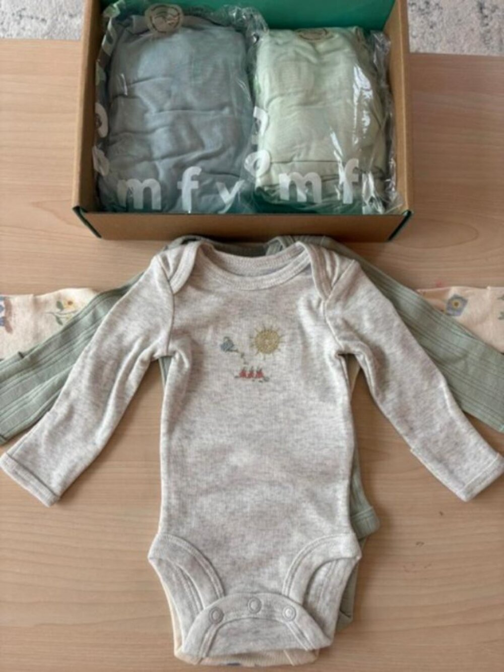 Preemie Baby Carters 3 Piece Outfits LS and Bambo Bassinette Sheets 2 Pack NWT